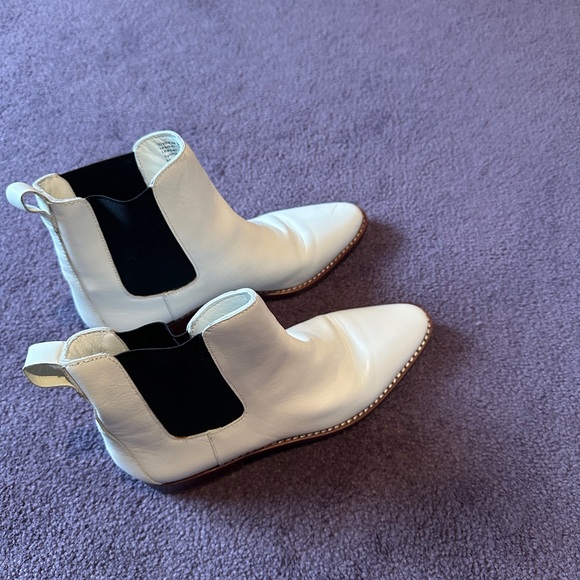 White worn J crew bootie’s - Picture 2 of 3